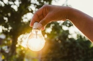 Cómo cambiar de titular la luz Cómo cambiar de titular la luz